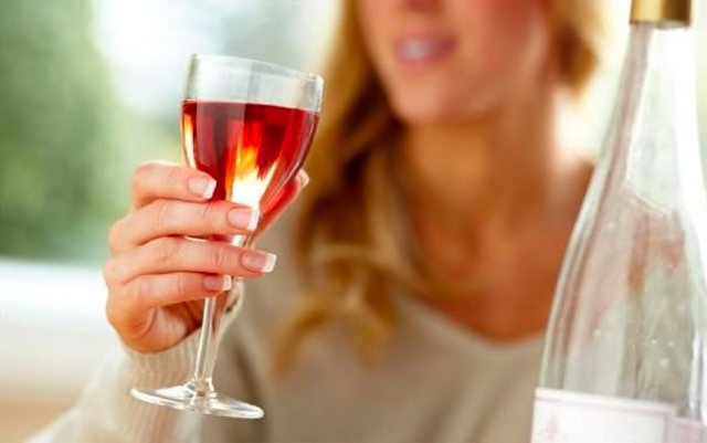 Можно ли безалкогольное вино при грудном вскармливании