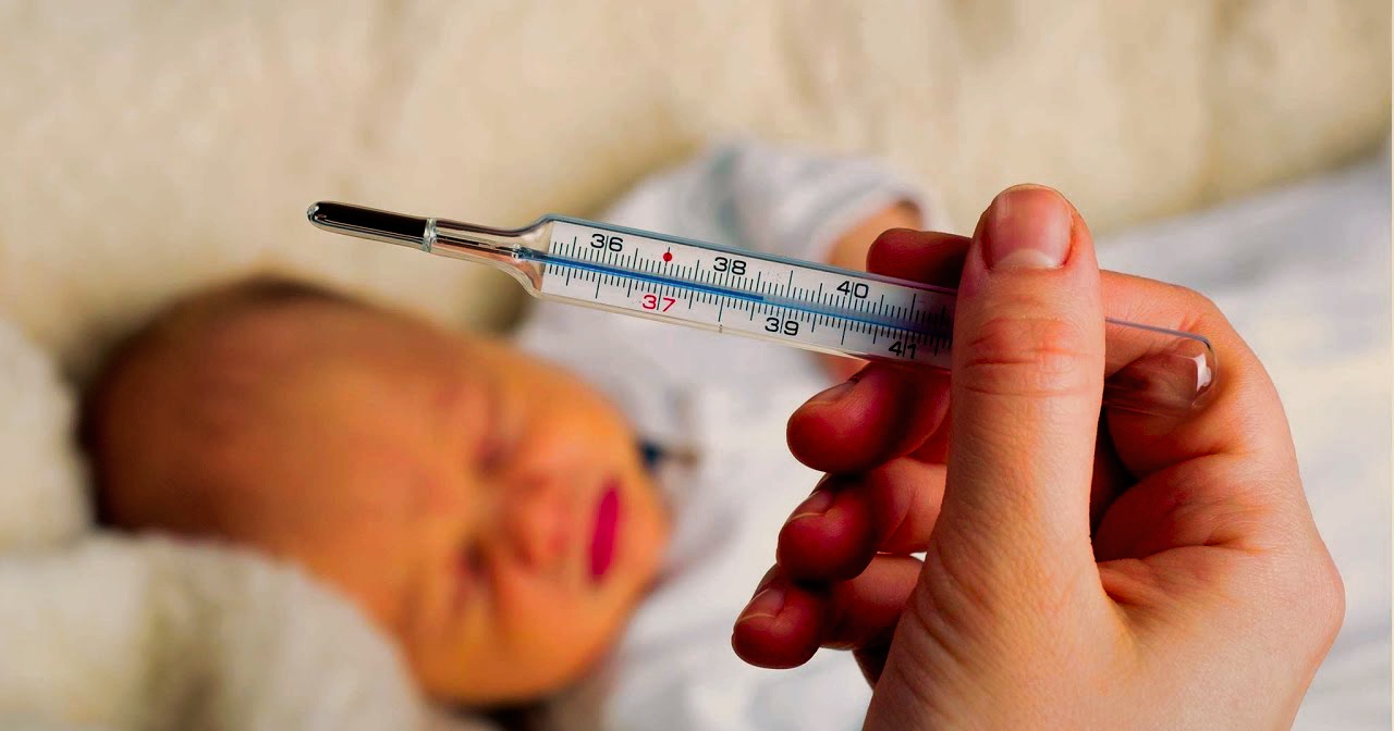 10 вероятных причин повышенной температуры у новорожденного