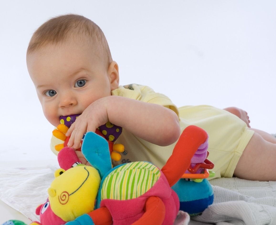 Зачем детям игрушки: 7 важных функций для развития