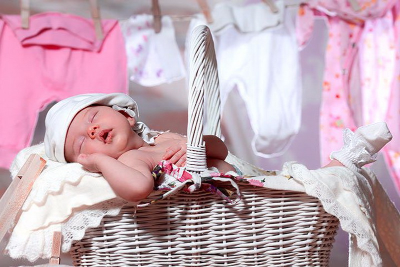 Как стирать вещи новорожденного ребенка: стирка в машинке против маминых рук
