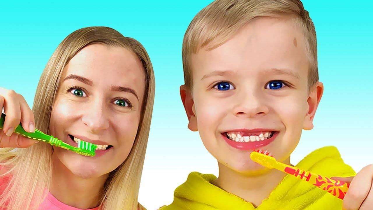 Уход за ротовой полостью – с какого возраста чистить зубы ребенку