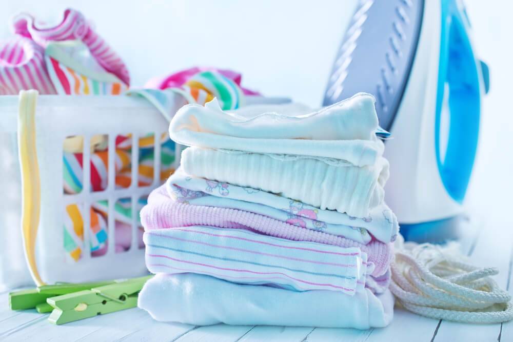 Как стирать и гладить детские пеленки: советы молодым мамам