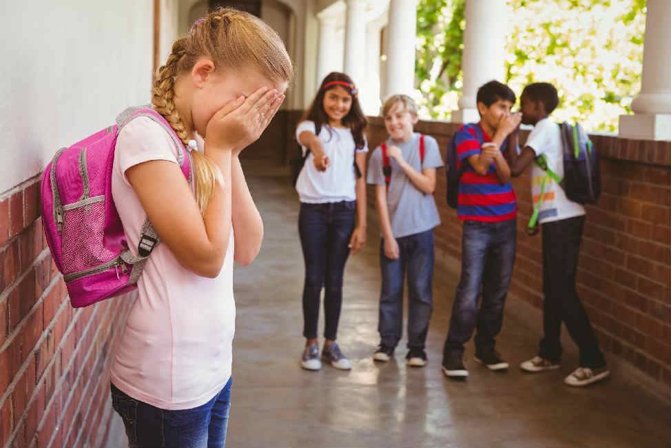 Ребенка травят в школе: 6 способов усугубить ситуацию | я ваша кроха | яндекс дзен