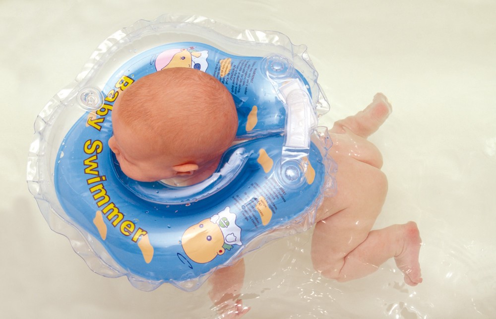 Круг для купания новорожденных: со скольки месяцев можно одеть на малыша